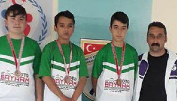 İmam Hatip Ortaokulumuzdan Atıcılık Havalı Tabanca Şampiyonasında Türkiye 3.´lüğü