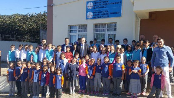 Divani Türk Şehit İrfan Ünceli İlkokulu ve  Ortaokulunu Ziyaret Ettik