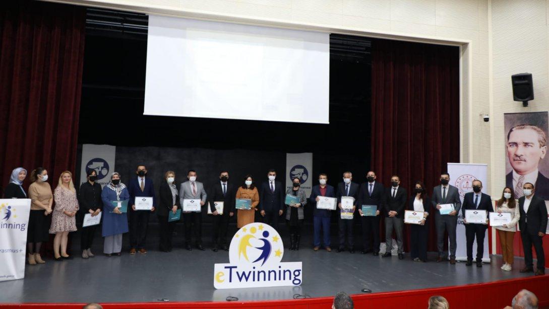 Öğretmenlerimiz e-Twinning Ödül Törenine Katıldı.