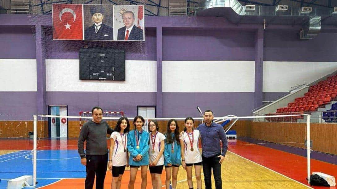 Atatürk Ortaokulu Kız Badminton Takımımız Ordu Şampiyonu Oldu.