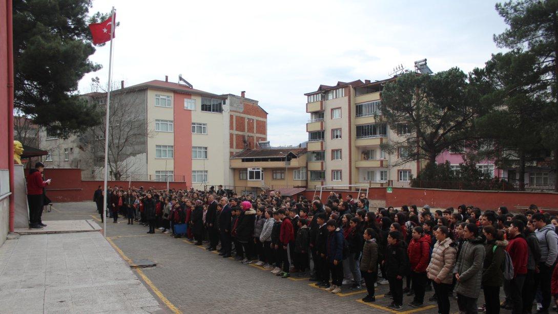 Okullarımızda 6 Şubat Deprem Şehitlerimiz İçin Saygı Duruşu